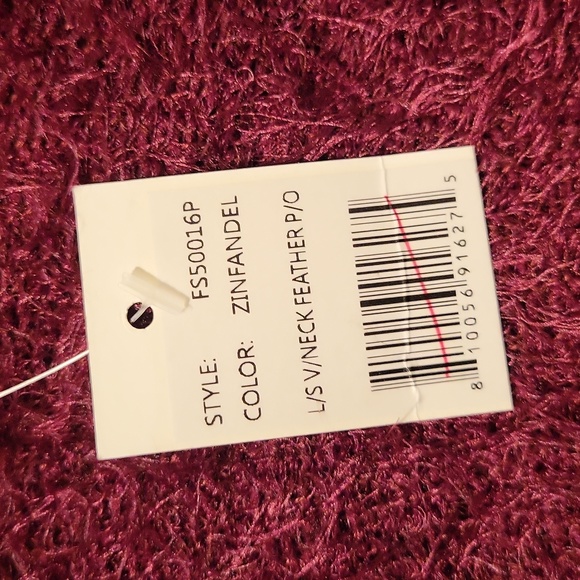 Tint & Shadow v-neck furry sweater - Picture 4 of 6